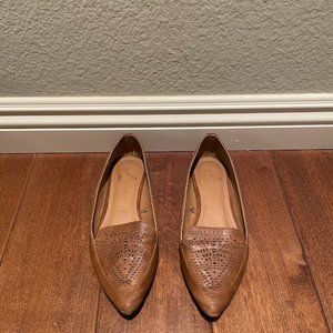 REPORT brown pointy toe flats